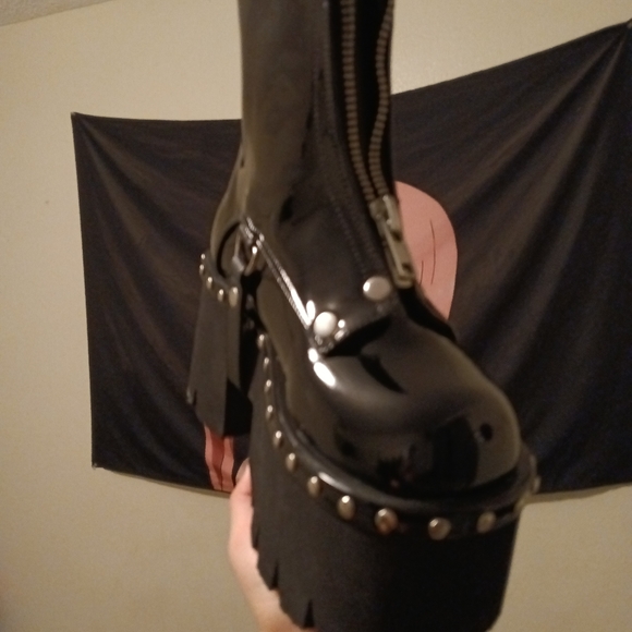 Demonias ashes - 100 - Picture 4 of 7